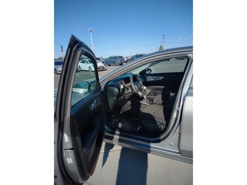 Used 2024 Kia Forte LXS FWD image 9