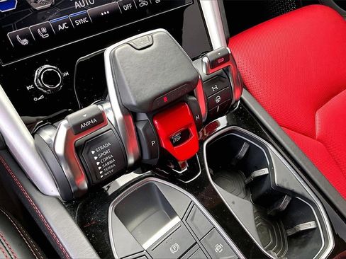 Used 2020 Lamborghini Urus image 28