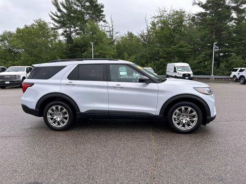 Used 2026 Ford Explorer Active w/ Active Comfort Package AWD/4WD image 2