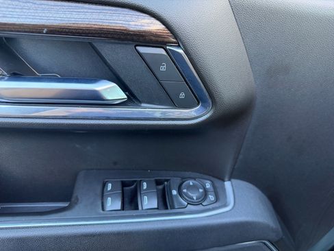 Used 2025 Chevrolet Silverado 1500 LT AWD/4WD image 29