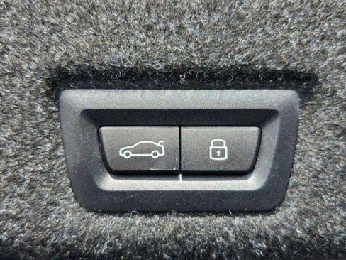Used 2025 BMW 530i RWD image 13