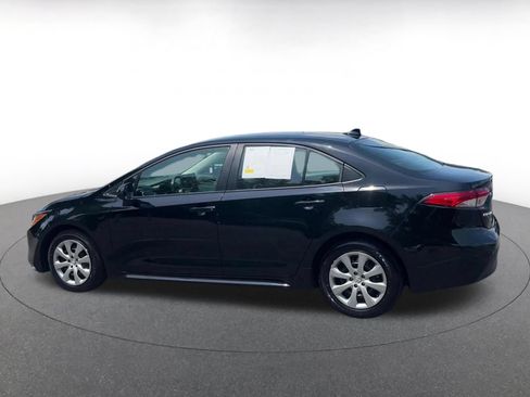Used 2025 Toyota Corolla LE FWD image 9