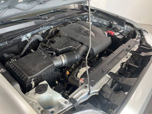 Used 2023 Toyota Tacoma SR5 RWD image 10