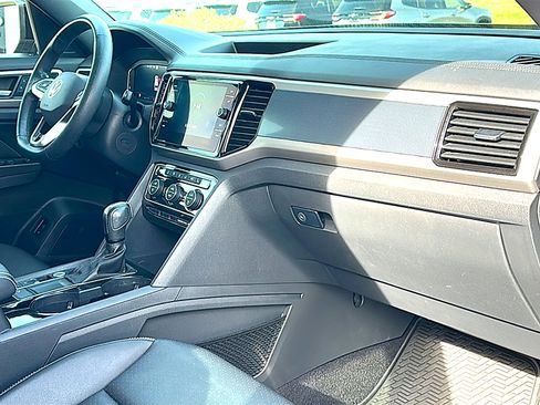 Used 2020 Volkswagen Atlas Cross Sport SEL R-Line image 22