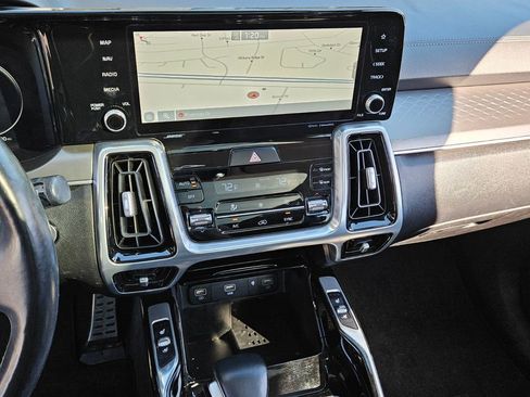 Used 2021 Kia Sorento SX image 18