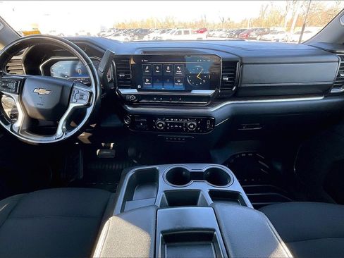 Used 2024 Chevrolet Silverado 2500 LT w/ Convenience Package image 15
