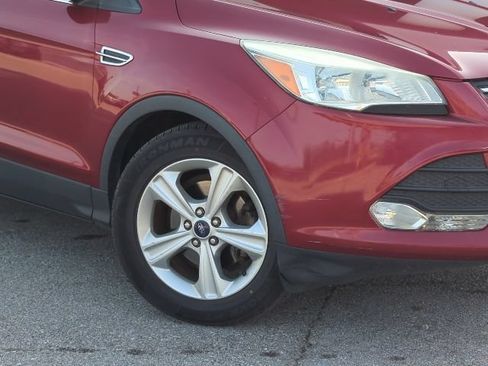 Used 2015 Ford Escape SE FWD image 2