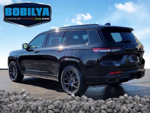 Used 2023 Jeep Grand Cherokee L Summit AWD/4WD image 4