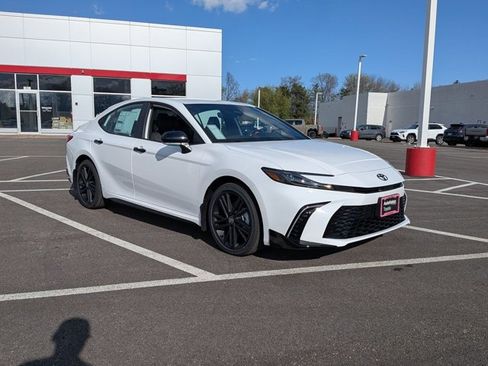 New 2026 Toyota Camry Hybrid image 7