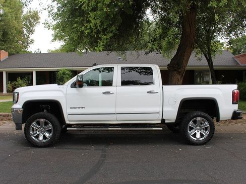 Used 2017 GMC Sierra 1500 SLT image 2