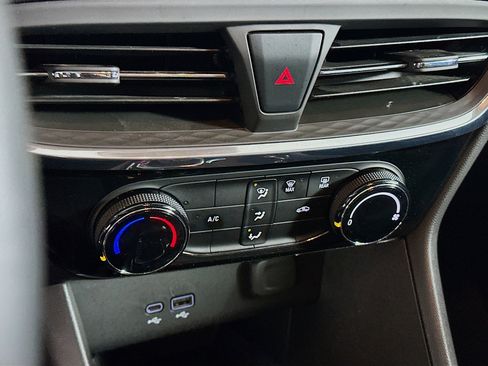 Used 2024 Buick Encore GX Sport Touring image 22