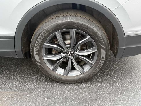Used 2022 Volkswagen Tiguan SE FWD image 8