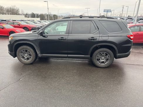 Used 2024 Honda Pilot TrailSport image 9