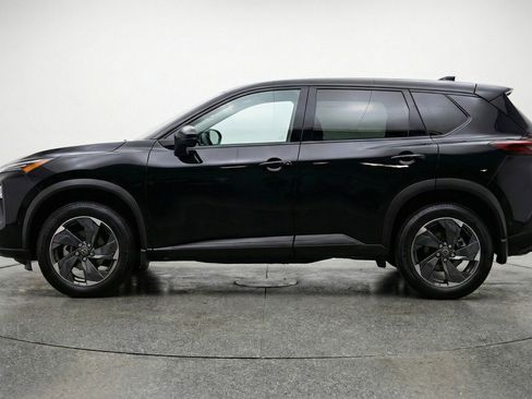 Used 2025 Nissan Rogue SV AWD/4WD image 5