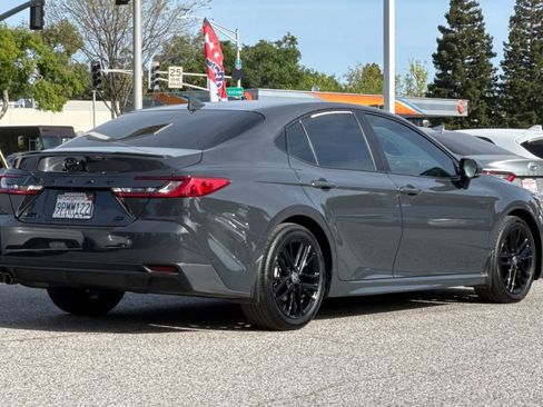 Certified 2025 Toyota Camry SE w/ Convenience Package image 3