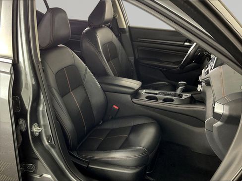 Used 2022 Nissan Altima 2.5 SR w/ Midnight Edition Package FWD image 29