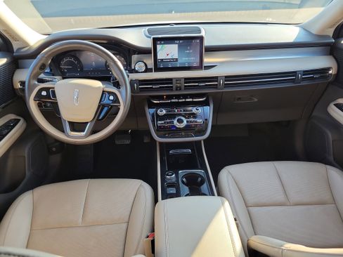 Used 2022 Lincoln Corsair AWD w/ Premium Package image 13