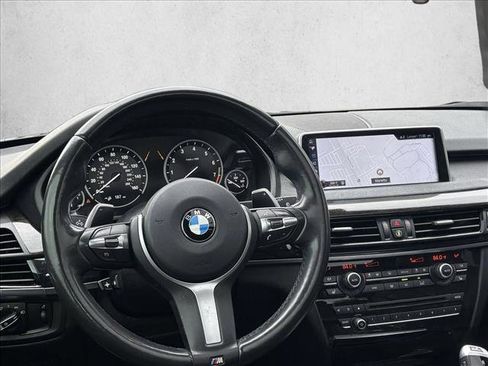 Used 2017 BMW X5 xDrive40e image 12