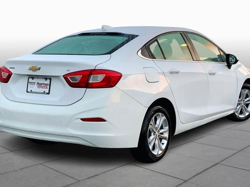 Used 2019 Chevrolet Cruze LT w/ LT Fleet Convenience Package image 12
