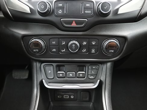 Used 2020 GMC Terrain SLT image 36