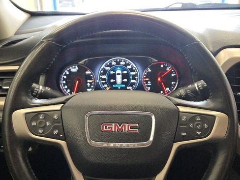 Used 2017 GMC Acadia Denali w/ Technology Package FWD image 33