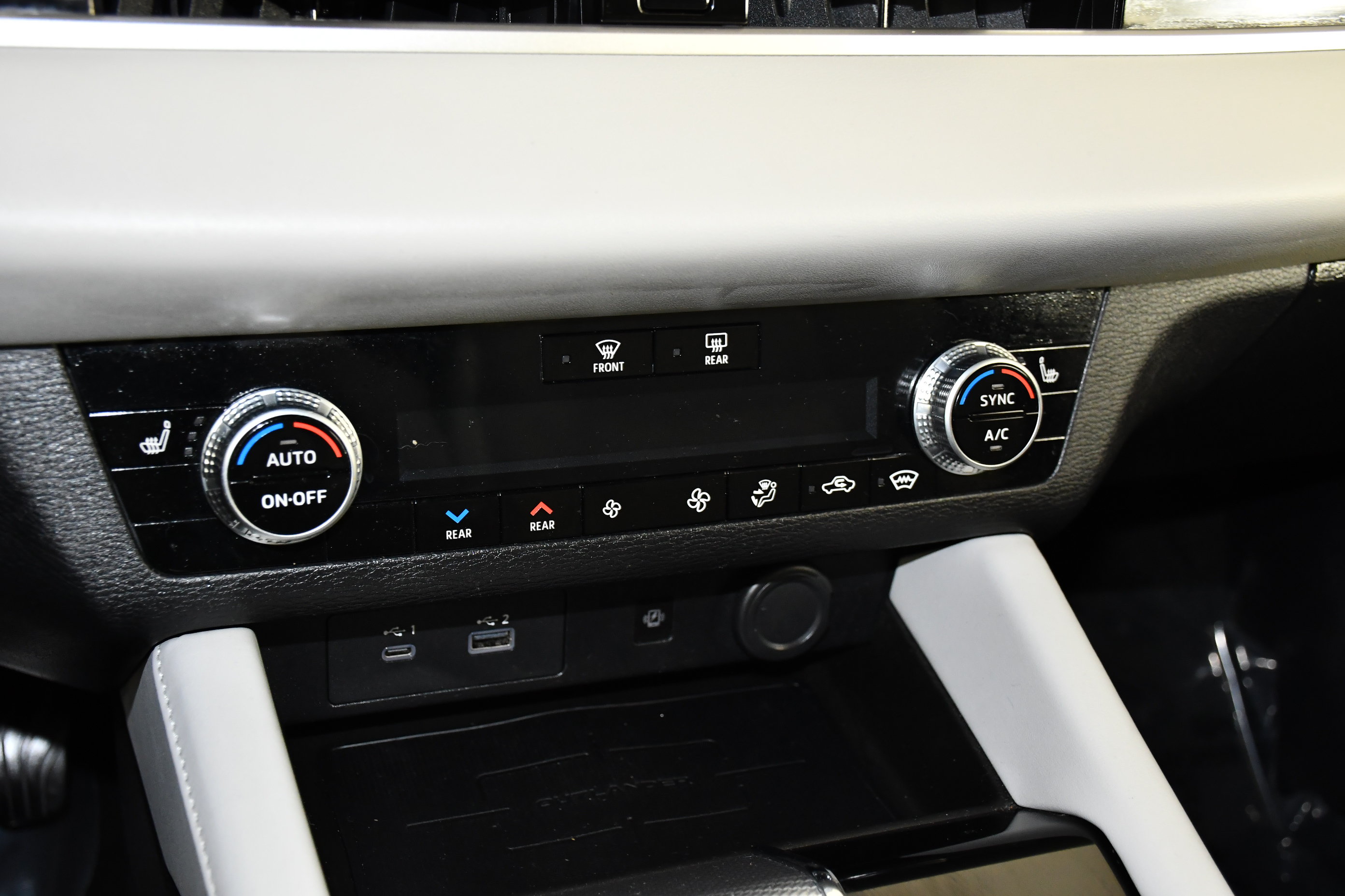 Used 2022 Mitsubishi Outlander SEL AWD/4WD image 28