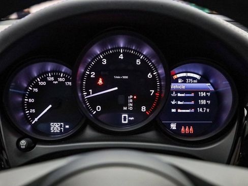 Certified 2025 Porsche Macan AWD/4WD image 29
