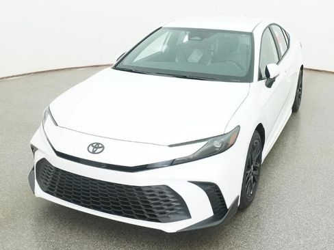 Used 2026 Toyota Camry SE w/ Convenience Package FWD image 3