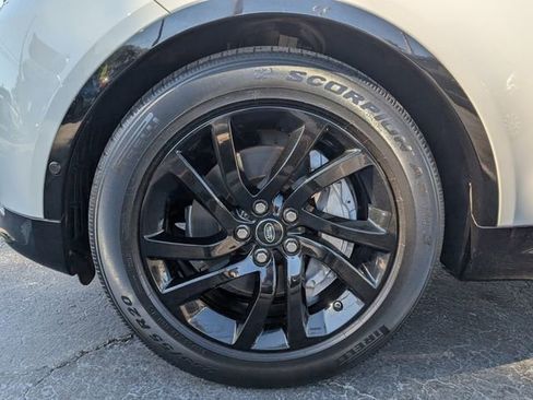 Used 2020 Land Rover Discovery Landmark image 6