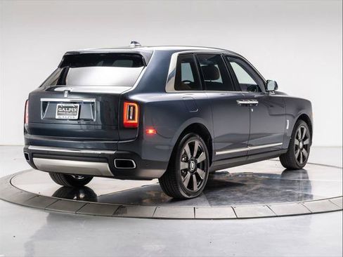 Used 2024 Rolls-Royce Cullinan AWD/4WD image 5