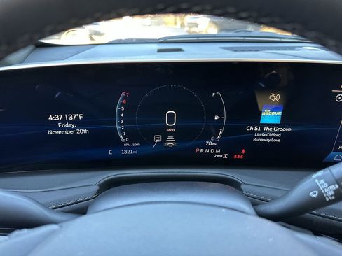 Used 2025 Cadillac XT4 Premium Luxury image 15