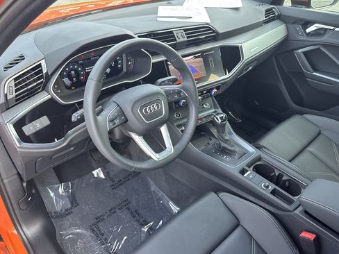 Used 2024 Audi Q3 2.0T Premium w/ Convenience Package AWD/4WD image 18