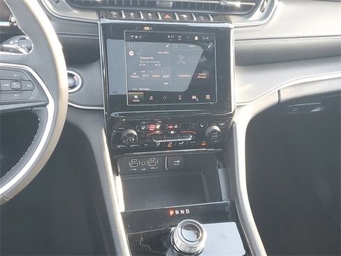 New 2025 Jeep Grand Cherokee L Altitude image 16