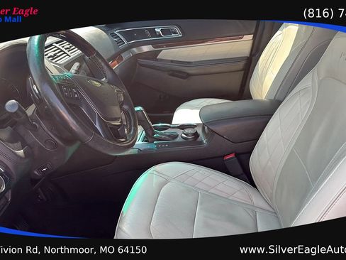 Used 2017 Ford Explorer Platinum AWD/4WD image 9