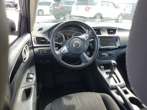 Used 2019 Nissan Sentra SV FWD image 11