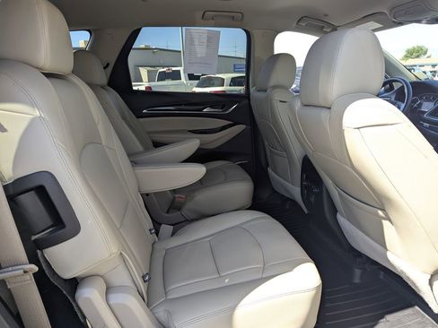 Used 2019 Buick Enclave Essence AWD/4WD image 34