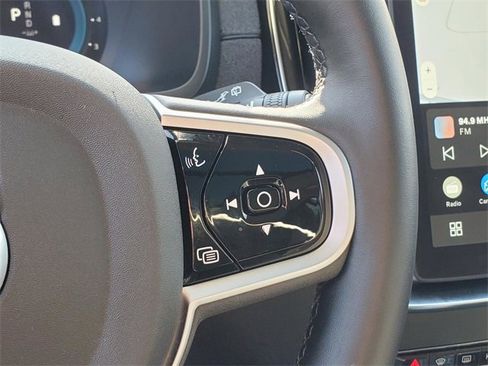 Used 2025 Volvo XC90 B5 Plus image 21