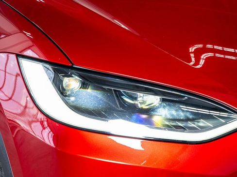 Used 2024 Tesla Model X image 19