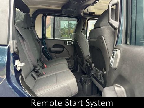 Used 2025 Jeep Gladiator Rubicon w/ Convenience Group image 16