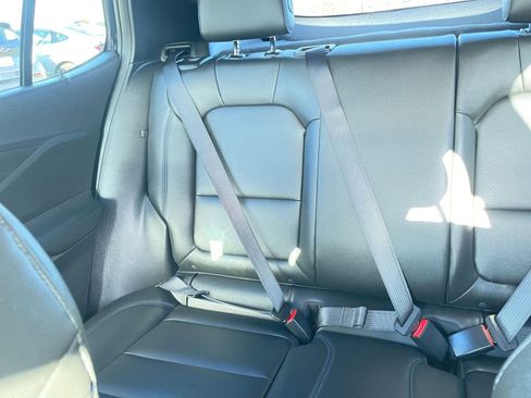 Used 2025 Buick Envista Sport Touring image 39