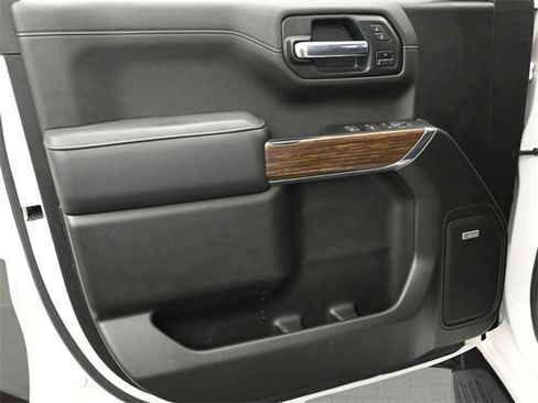 Used 2022 Chevrolet Silverado 1500 High Country w/ Safety Package II image 9