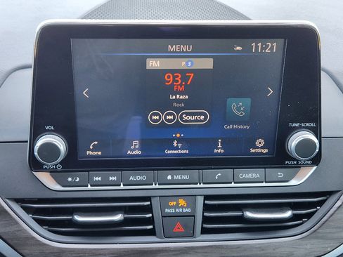 Used 2025 Nissan Altima 2.5 SV image 17