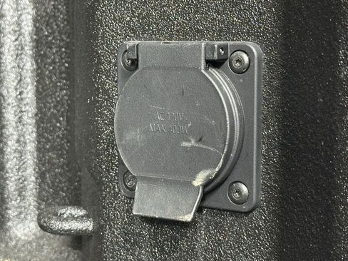 Used 2023 GMC Sierra 1500 Denali w/ Denali Reserve Package image 33