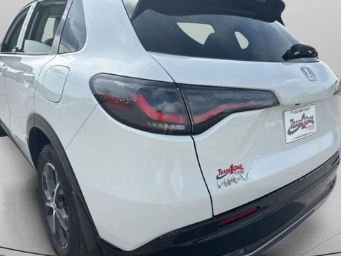 Used 2023 Honda HR-V EX-L image 8