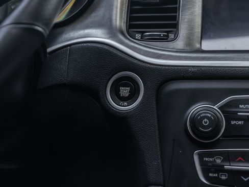 Used 2017 Dodge Charger R/T image 19