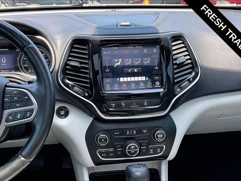 Used 2019 Jeep Cherokee Limited w/ Technology Group AWD/4WD image 9