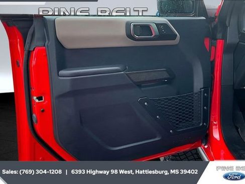 Used 2024 Ford Bronco Wildtrak image 17