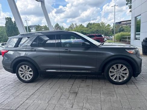 Used 2023 Ford Explorer Limited w/ Limited Technology Package RWD image 2