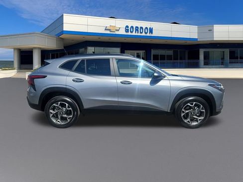 Used 2025 Chevrolet Trax LT w/ Driver Confidence Package FWD image 7