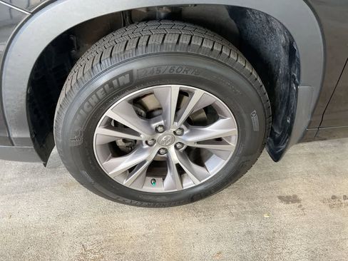 Used 2015 Toyota Highlander XLE image 10